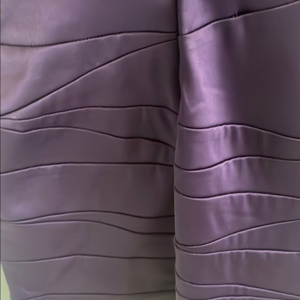 🇨🇦 Le chateau Elegant Dark Purple Sleeveless Satin Dress, size medium - Picture 8 of 17